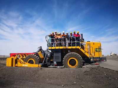 新突破！徐工正面吊產(chǎn)品揚(yáng)帆出海，助力中亞區(qū)域礦山施工升級(jí)